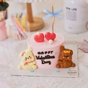 Snuggly Bear Cake 4"